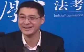 男生秀礼仪女生跳炸雷究竟是什么梗