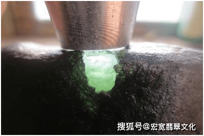 翡翠原石只有缅甸(缅甸8大著名翡翠场区原石特征集合(二))-第2张图片-阔酒网