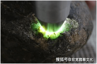 翡翠原石只有缅甸(缅甸8大著名翡翠场区原石特征集合(二))-第15张图片-阔酒网