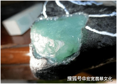 翡翠原石只有缅甸(缅甸8大著名翡翠场区原石特征集合(二))-第3张图片-阔酒网