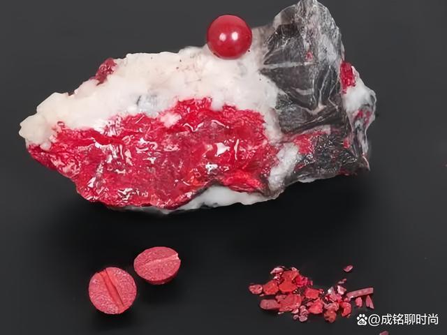 朱砂的功效与作用佩戴禁忌?晶体朱砂真假难辨?-第4张图片-阔酒网 朱砂的功效与作用佩戴禁忌?晶体朱砂真假难辨?-第4张图片-阔酒网